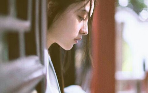 新生儿频繁打嗝，原因、应对策略与家长指南